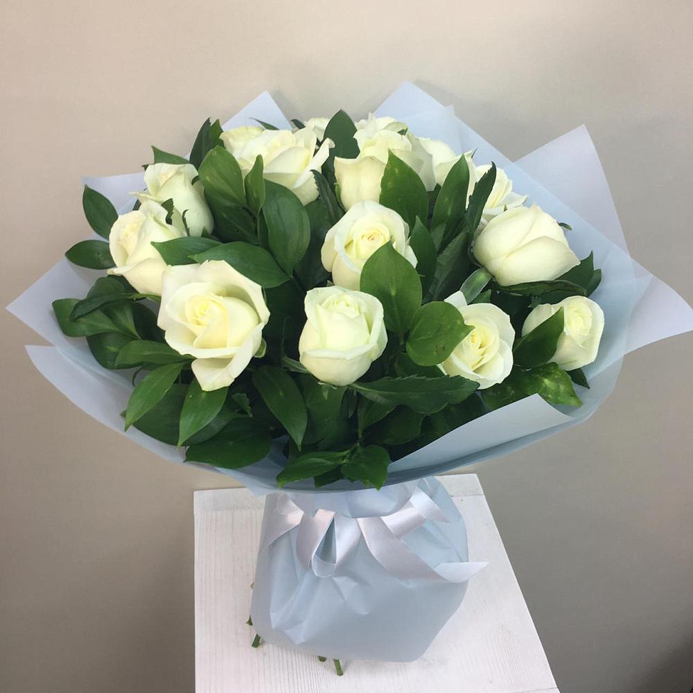 Букет 15 Белых роз Проуд в Сунже Республики Ингушетия