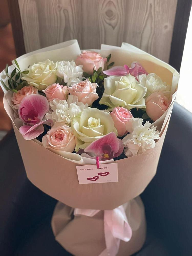 Букет цветов из: Орхидеи, Розы и Гвоздики в Сунже Республики Ингушетия