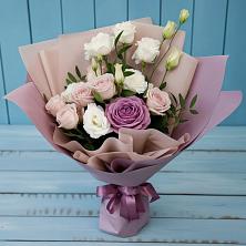 Букет цветов из:  Розы и Лизиантусы в Сунже Республики Ингушетия