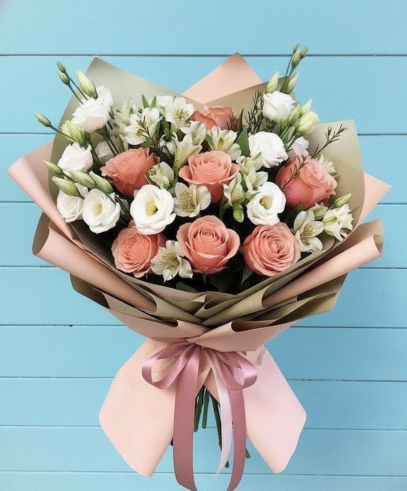 Букет цветов из: Розы, Альстромерии и Лизиантусы в Сунже Республики Ингушетия
