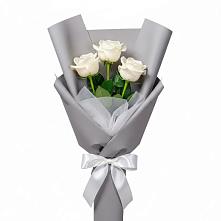 Букет 3 белые розы в Сунже Республики Ингушетия