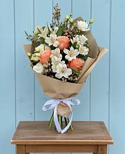 Букет цветов из:  Альстромерии, Лизиантусы, Розы и Хризантемы #REPLACE_PRED# Сунже Республики Ингушетия