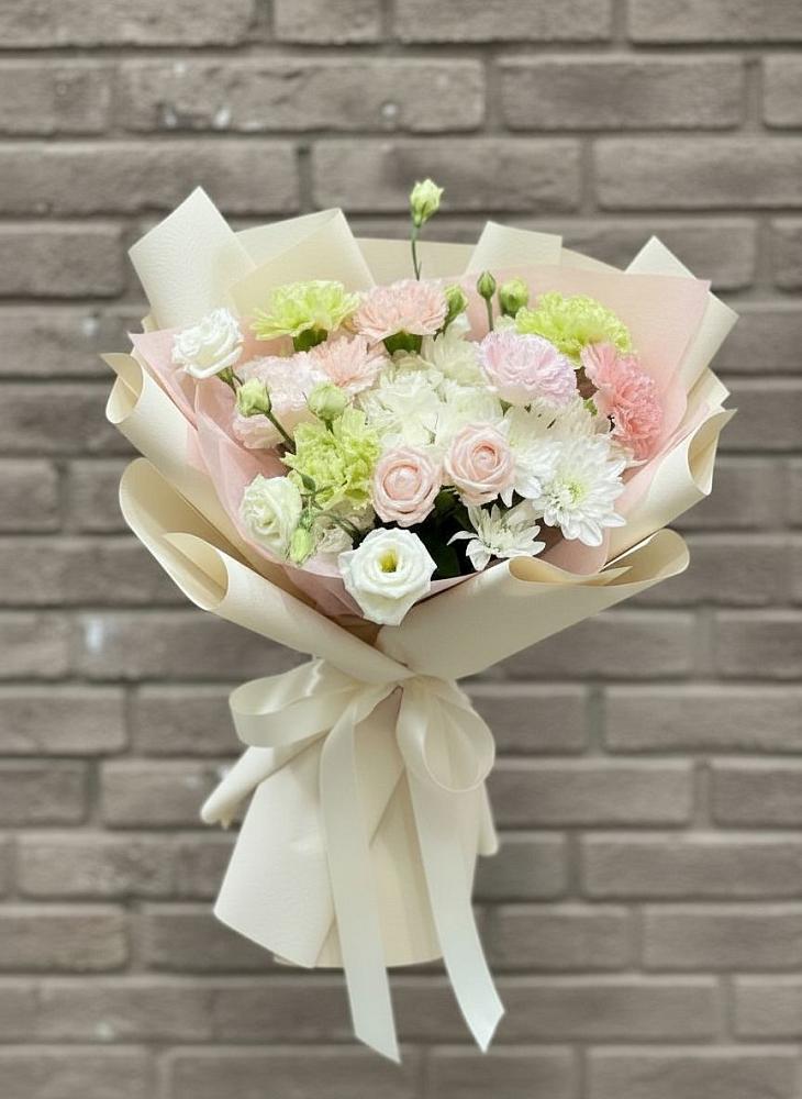 Букет цветов из: Гвоздики, Розы, Лизиантусы и Хризантемы в Сунже Республики Ингушетия