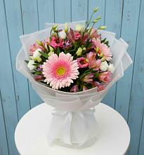 Букет цветов из:  Герберы, Альстромерии и Лизиантусы в Сунже Республики Ингушетия