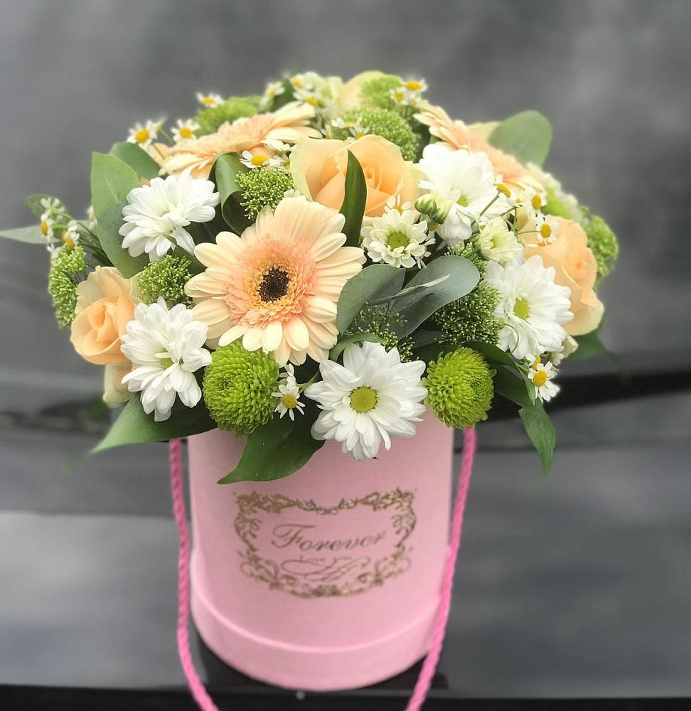 Цветочная композиция из Розы, Герберы и Хризантемы в шляпной коробке в Сунже Республики Ингушетия